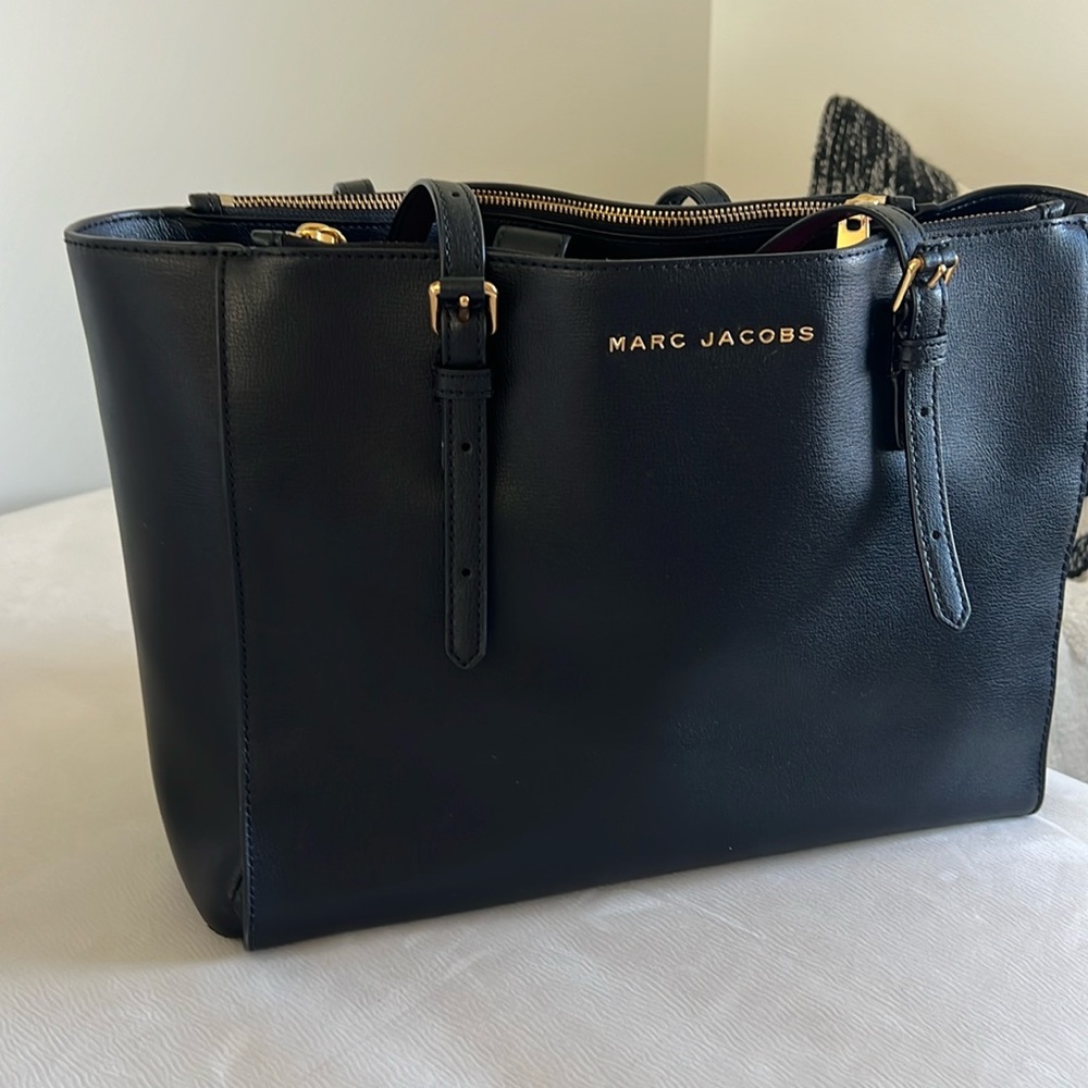 Black Marc Jacobs tote